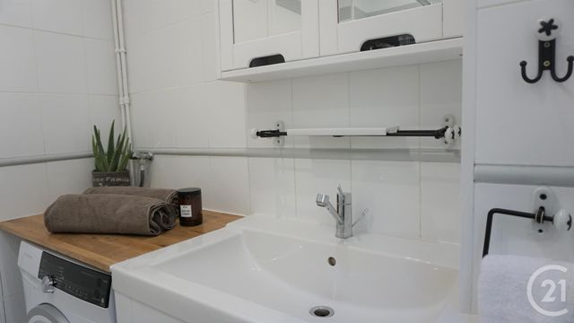 Appartement F2 à louer - 2 pièces - 37.38 m2 - PARIS - 75012 - ILE-DE-FRANCE - Century 21 Daumesnil