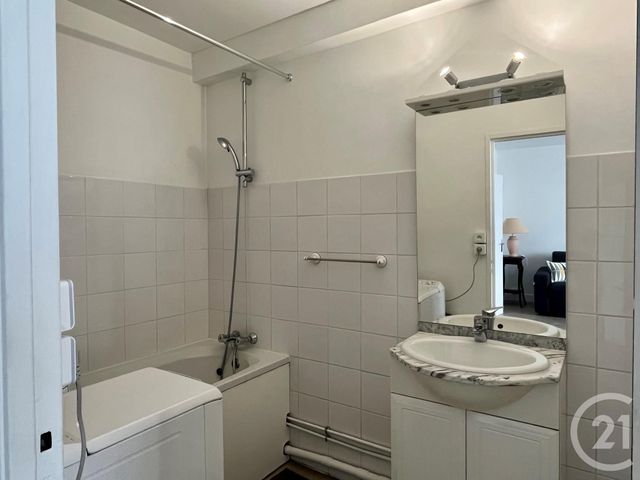 Appartement F1 à louer - 1 pièce - 28.31 m2 - PARIS - 75012 - ILE-DE-FRANCE - Century 21 Daumesnil