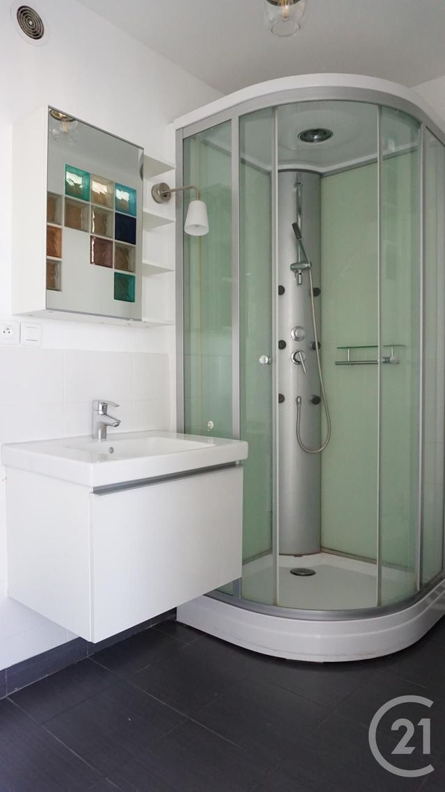 Appartement F2 à louer - 2 pièces - 49.9 m2 - PARIS - 75020 - ILE-DE-FRANCE - Century 21 Daumesnil